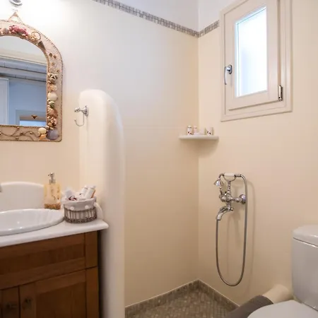 Anemoessa Cycladic House Angairia