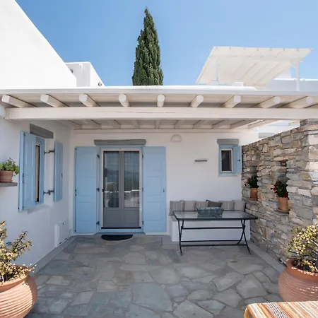 Anemoessa Cycladic House بيت للعطل *