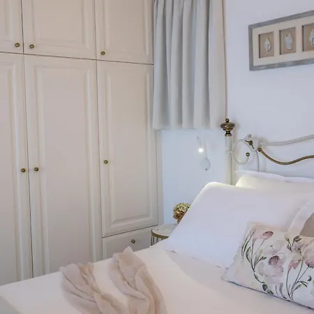 Holiday home Anemoessa Cycladic House