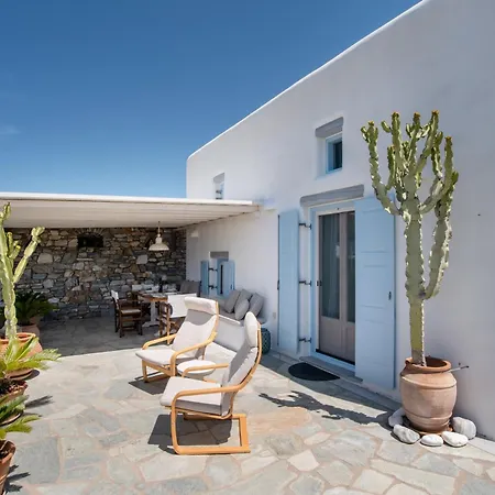 Anemoessa Cycladic House بيت للعطل
